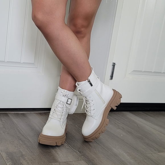 Combat white boot - Picture 6 of 8